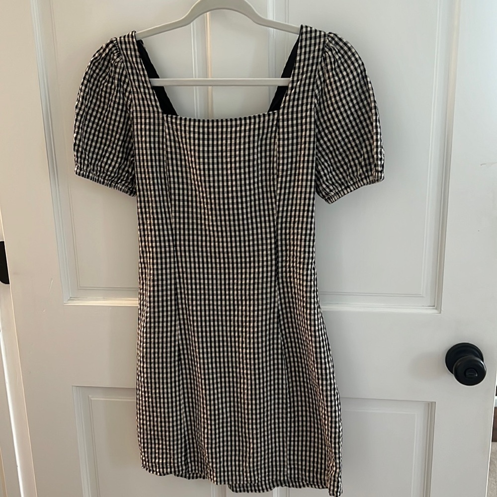 Brand: Sincerely Jules // Size: M // Color: Black & White Gingham